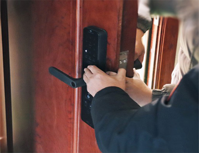句容24小时上门开锁公司